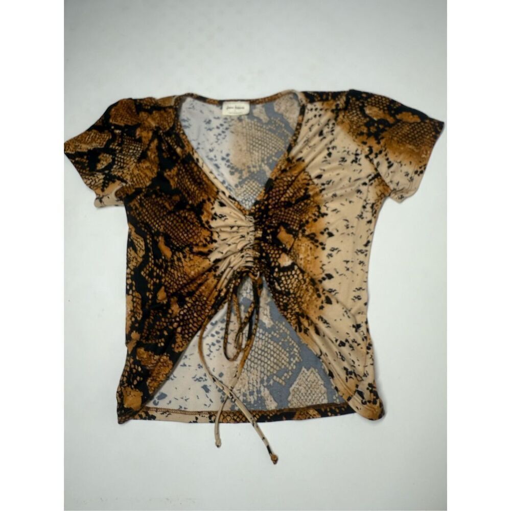 Free Kisses Women’s Bohemian Rushed Front Animal Print Top Size L See Notes